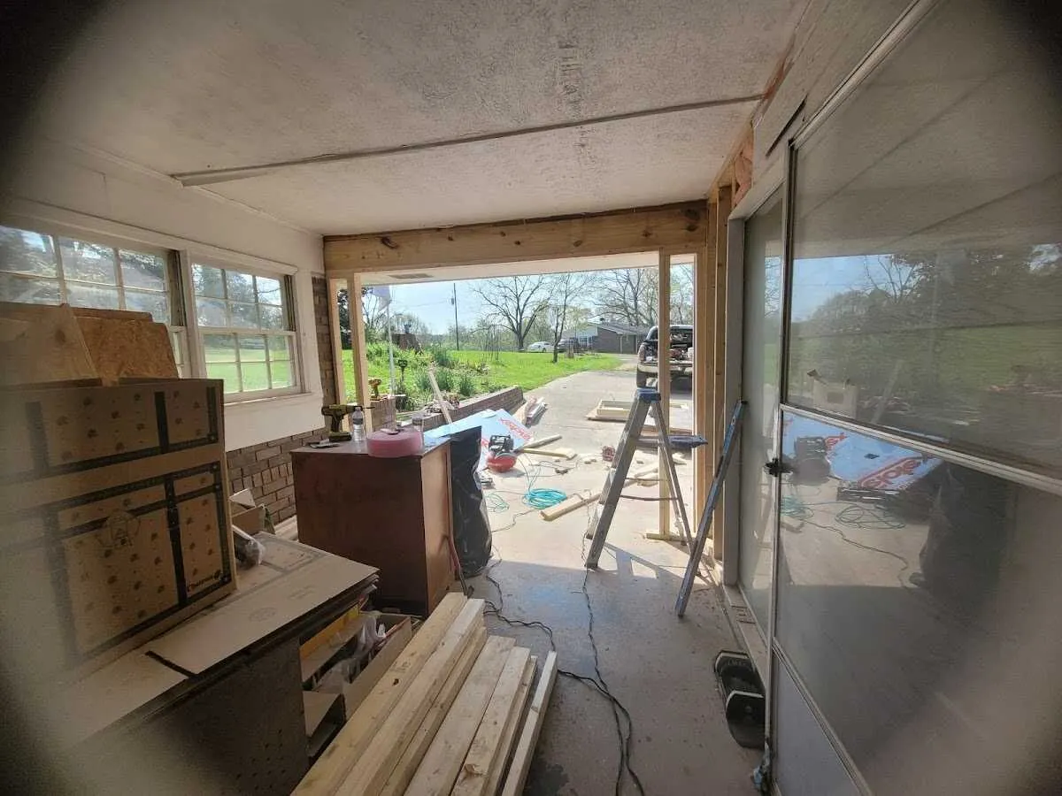 Air movers and dehumidifier for Drying & Dehumidification in Boiling Spring Lakes